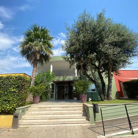Hotel Zeffiro Сабаудия Экстерьер фото