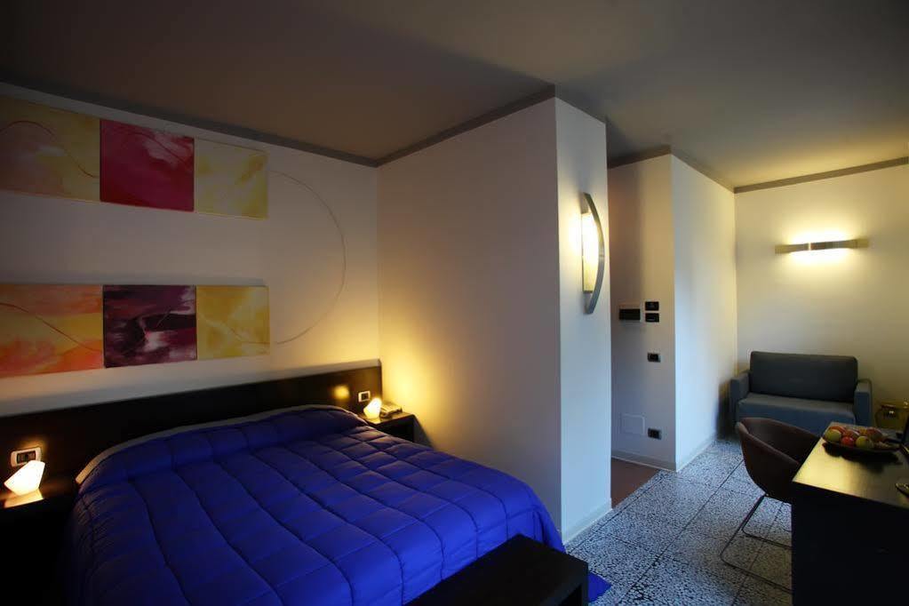 Hotel Zeffiro Сабаудия Экстерьер фото